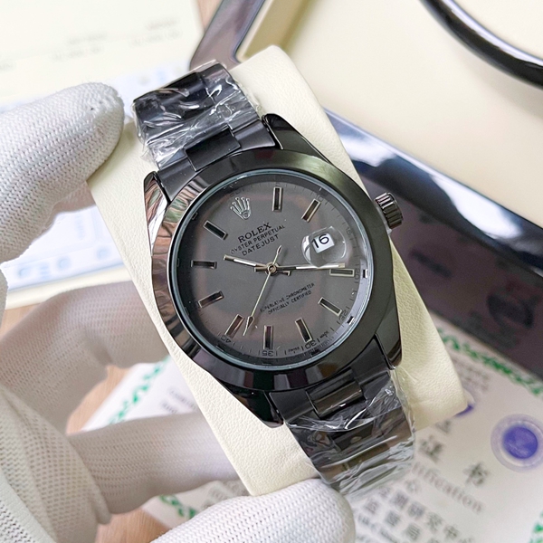 ブランド時計背面デザイン